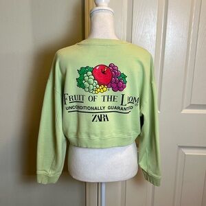 ZARA x Fruit Of The Loom Cropped Graphic Sweatshirt